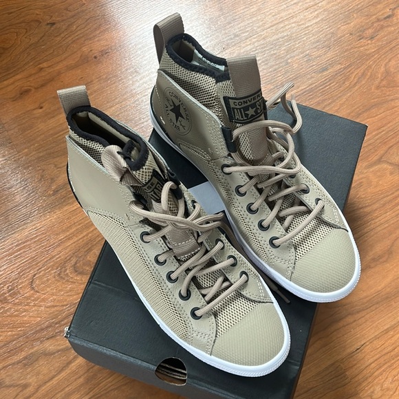 Converse All Star size 7 - Picture 1 of 3